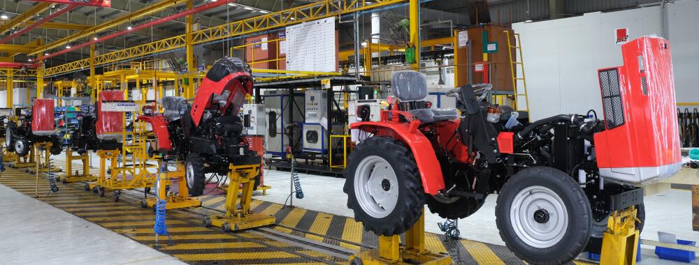 VST Tractor Manufacturing 1